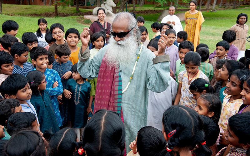 SadhguruJV's tweet photo. Indian culture produced phenomenal human beings, because education was not about learning things but enhancing the human being. If human beings are sufficiently enhanced, they are able to learn whatever they want. #SadhguruQuotes #EducationDay https://t.co/TTZRIvCMRv