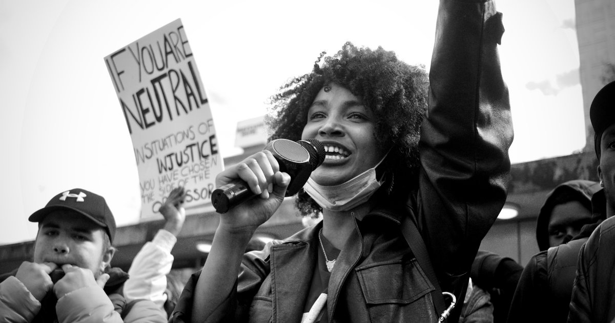 From #civilrights to BLM to #climatechange &amp; ending gun violence, young people often stand at the front of social change movements. #Teachers, start with these 10 questions to inspire students to #shapethefuture. #MLKDay #upstanders #changemakers ow.ly/RIIW50Da10r