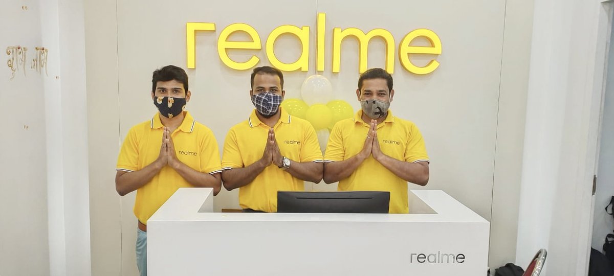 MadhavSheth1's tweet photo. Thanks for the warm welcome Bangalore (Begur)!

Reply with your city name using #realmeSmartStore if you want one in your city too. https://t.co/5eJPYrD70k