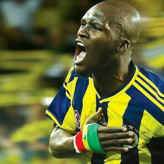 Alex10's tweet photo. ⚽️🎂doğum günün kutlu olsun🎂⚽️👏🏽���🏽👏🏽👏🏽👏🏽👏🏽👏🏽👏🏽👏🏽@19Sow 🙌🏿 https://t.co/IOomPsWCWr