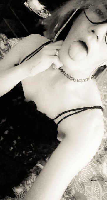 Mavis O’Hare’s pics and videos