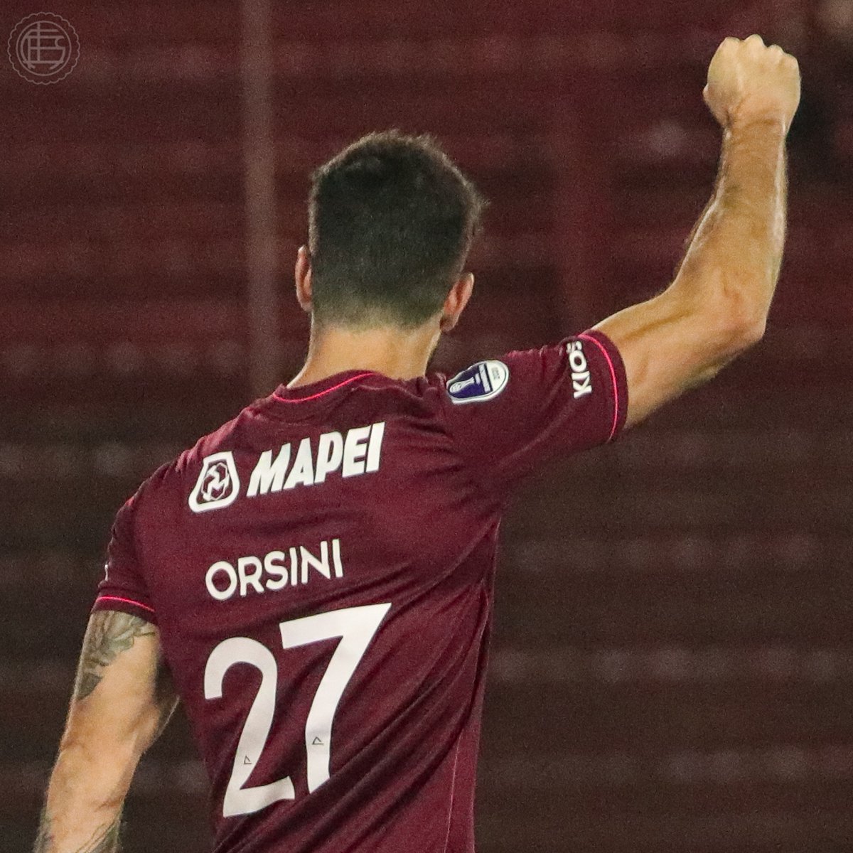clublanus's tweet photo. 🇱🇻💪 Puño apretado con fuerza. Nuestra mente, en #Córdoba2020. https://t.co/XvMAYMIvQK