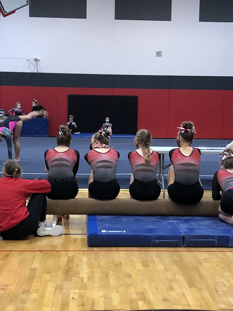 This season is all about the little things like sitting next to your teammate💕