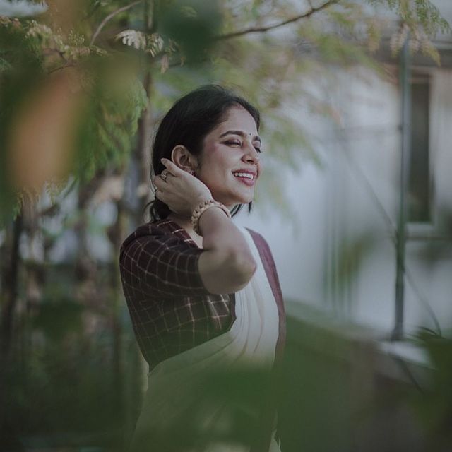 Srinda Arhaan Photos kerala9.com/gallery/srinda…
#srinda #photoshoot #kerala9 #instafollowers #instafriends #instaphoto #instatranding #igcreatorinsights #instapic #instalook 
@srindaa