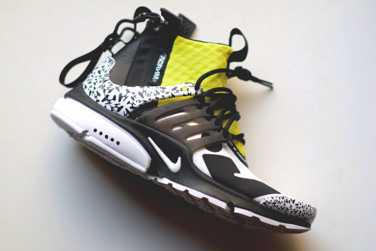 TSTMNTshop's tweet photo. WTS 
Jordan 5 Oregon (sz10) - $225 w/ ship
Jordan 5 Alt Bel Air (sz6.5&amp;10) - $125/$200 w/ ship
Nike Air Max 95 Neon (sz10)- $215 w/ ship
Nike Acronym Presto (sz5)- $230 w/ ship
Now Available @ https://t.co/PxjWWMNzGu      
Free Shipping On Orders Of $250+
DM w/ Questions &amp; Offers https://t.co/hb7N67eHp6