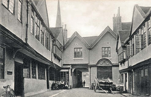14/17 Gibson would prevail, and most of these surviving buildlings would be demolished, including whole streets such as Little Park Street, Gosford Street and Little Palace Yard (pictured, survived until the 1960s).