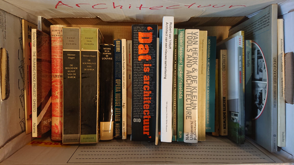 charleyvtl88's tweet photo. Op zoek naar mooie boeken over architectuur, kunst of handige boeken over tuinieren of literatuur? Neem dan een kijkje op https://t.co/ak03eMqvMO
#boeken #architectuur #kunst #landschapsarchitectuur #zeeland #waternoodsramp #denhaag #tuinieren #planten #literatuur #fotoboeken https://t.co/ZMTLiCLYrk