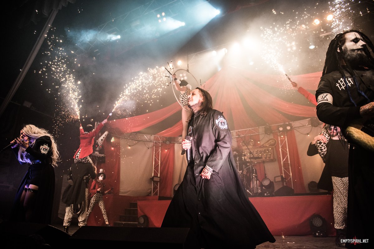 emptyspiralnet's tweet photo. Happy 1.19 Day to Coilers Everywhere! -https://t.co/X5dptZ8XTB #LacunaCoil @lacuna_coil https://t.co/ublLkd3r28