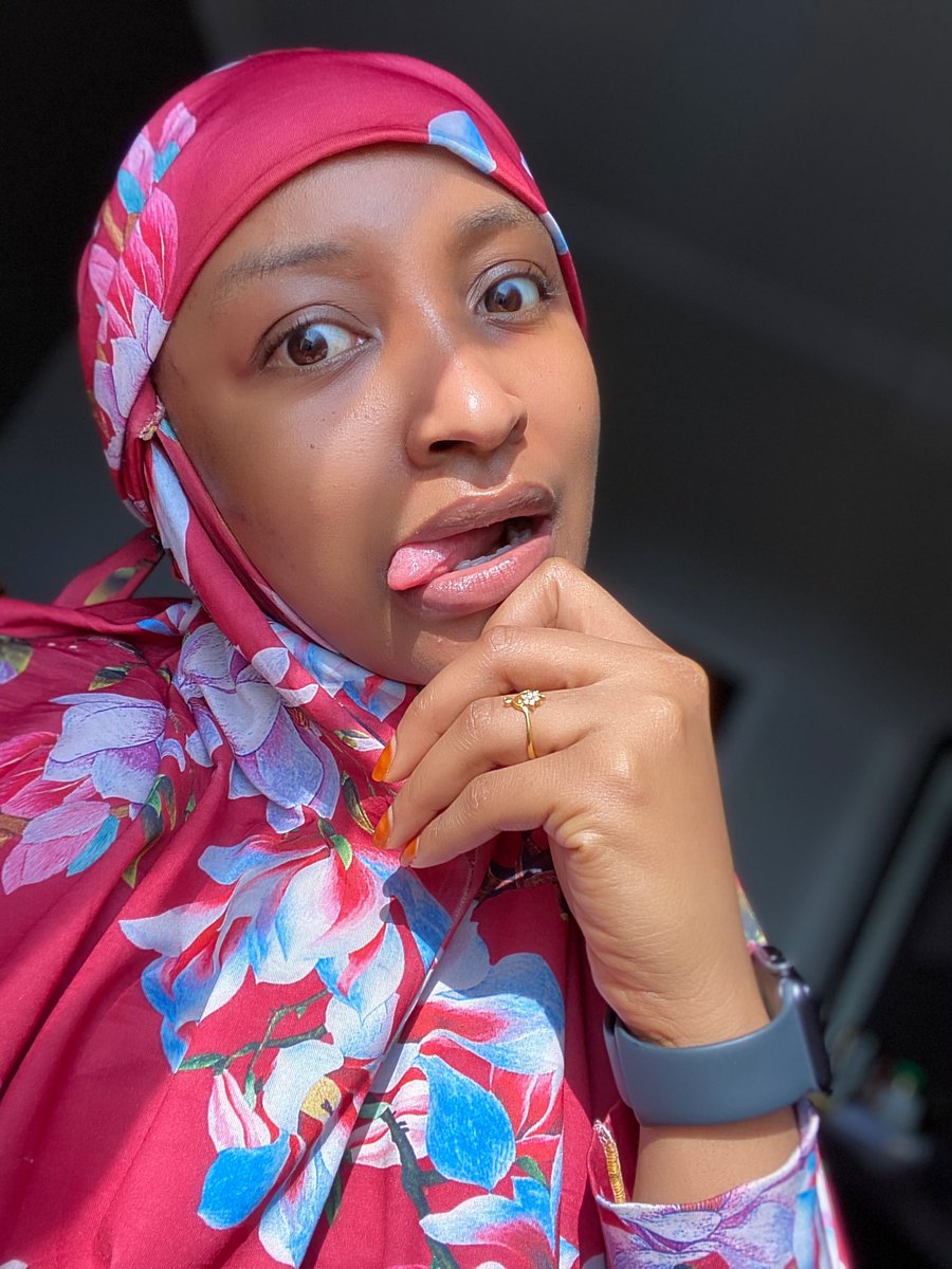 Rahma_sadau's tweet photo. Assalam Alaikum ✨🧕 💕

#Sunbathing 🌞 https://t.co/YOsonkc7oj