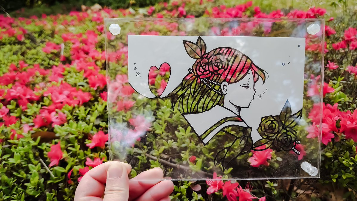 Erica__kirie's tweet photo. #画像4枚上げて200RT目指す 

切り絵と景色。
切り絵に写る木漏れ日が好きです☺️ https://t.co/t1znCHPlPM