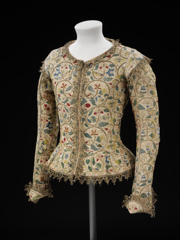 2/2 Margaret Layton was very proud of that embroidered jacket she wore in her portrait. She kept it. Then her family kept it. And now it's in the V&A! How great is that?