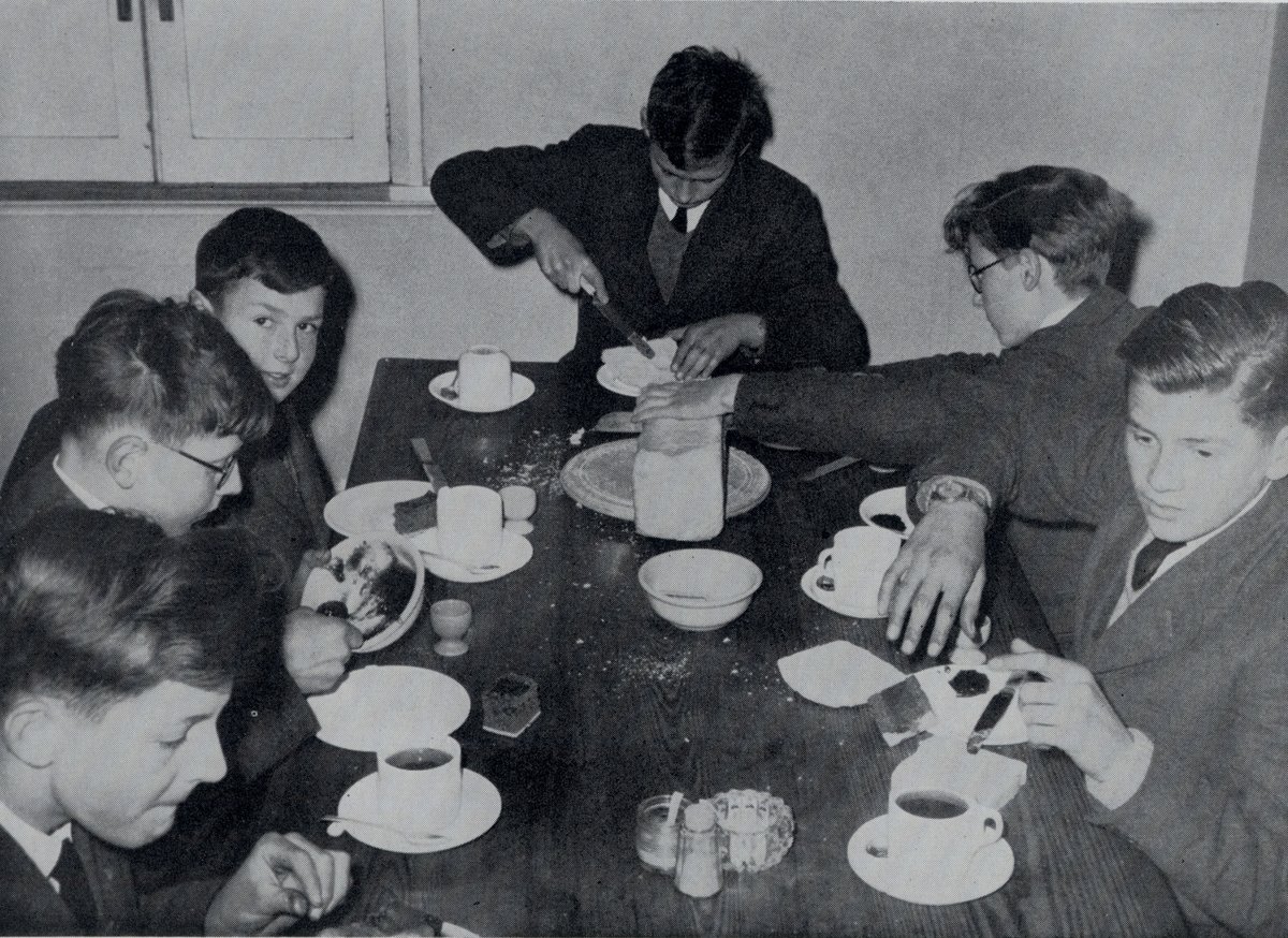 OundleArchive's tweet photo. #FromtheArchive - a little bit of #SchoolSlang describing lashings of bread and butter for #afternoontea. A school tradition still around today but now there is so much more choice prepared daily by the chefs &amp; dining room staff. #food #SchoolHistory #archives #exploreyourarchive https://t.co/ssznUyYODS