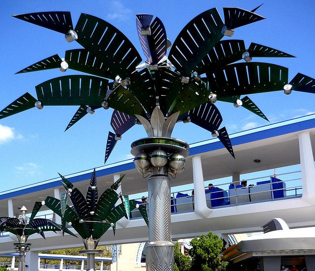 Alexandra__M's tweet photo. Tomorrowland Palm Tree Appreciation Post 🌴 https://t.co/LkTUSyXaOQ