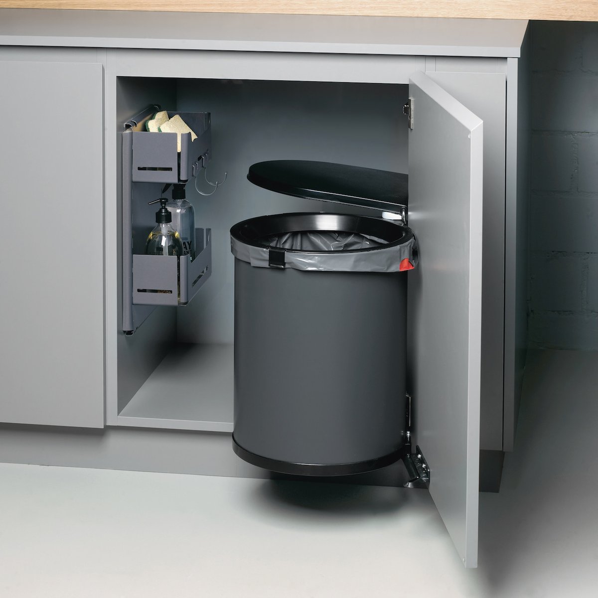 daro_UK's tweet photo. Introducing the #peka MÜLLBOY STANDARD - the #classic round waste bin for #compact kitchens - shop now @daro_UK https://t.co/U0DiPwUAaV https://t.co/3S0Q5cOJUD