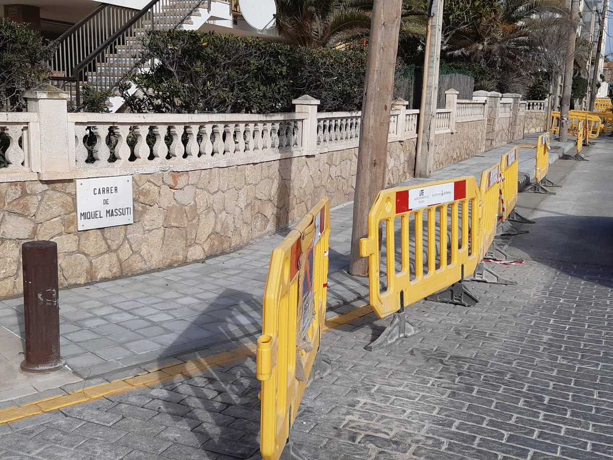 Avançam en les obres de renovació integral de voreres a Can Pastilla

✅ Hem millorat + de 500 m2 de vorera al carrer Miquel Massuti:

🧱 Incorporació de noves rajoles
♿ Voreres més accessibles
🚧 Rebaixos de cantons

#pladebarris #palmafunciona <a href="/AngelicaPastor/">Angelica Pastor Montero</a> <a href="/DPlatjaPSJordi/">Districte Platja Palma i Pla de Sant Jordi</a>