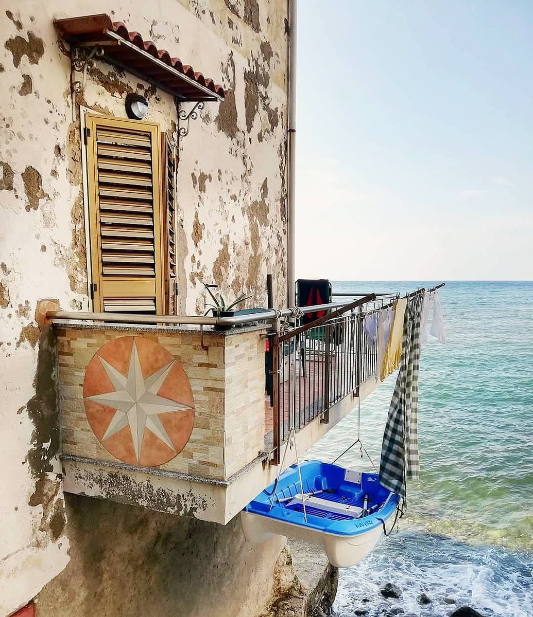 El3naLiv's tweet photo. Posti belli: Chianalea di Scilla, villaggio di pescatori chiamato "la piccola Venezia del Sud" in #Calabria 💕  https://t.co/V0b29PMSRl

#viaggi #diffonderelabellezza https://t.co/avWdrBAFqD