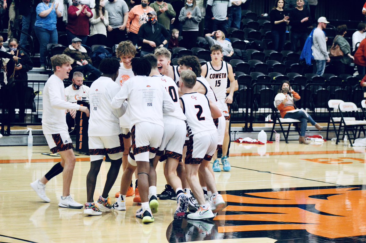 Gameday😈 at Pryor 7:30 @cowetahoops