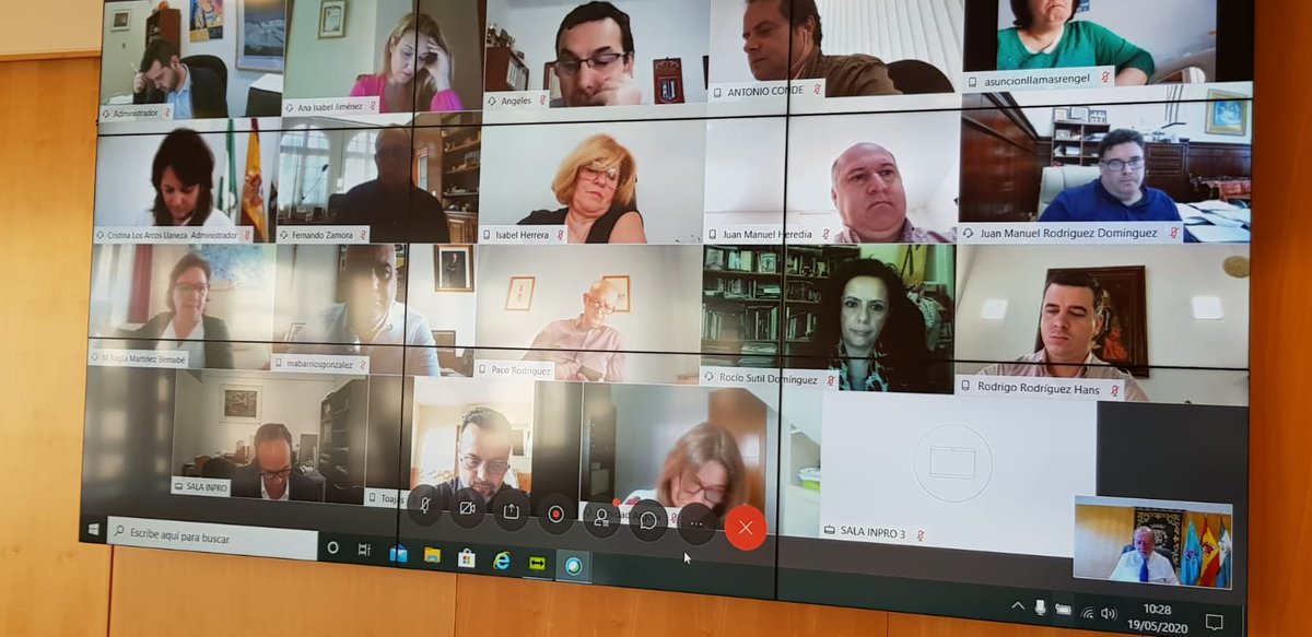 DIPUSEVI's tweet photo. 📣En Junta de Gobierno hemos valorado nuestra #proactividad en la #colaboración con alcaldes y alcaldesas para contrarrestar la pandemia con #inversiones y #obras 👉 Ejecutado el 66% del #PlanSupera 7 a 3 meses de su finalización ➡️ https://t.co/rNx6Qlbh2F
#Sevilla #ProvinciaSev https://t.co/6Qn9sNz4HW