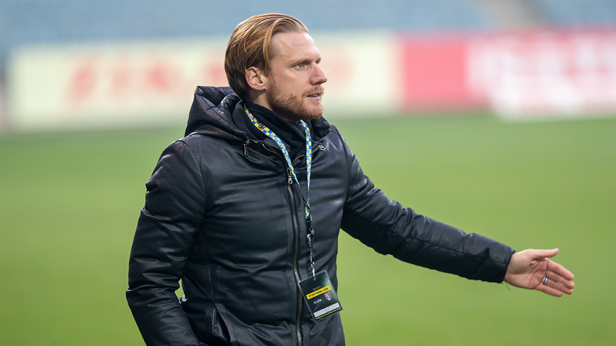 sfcopava's tweet photo. Ve středu nás čeká dohrávka 13. kola @fortunaligacz, v níž se představíme v duelu s @ACSparta_CZ! 🤜🤛 

👀 Co říká Kovi před výkopem? 👉 https://t.co/cAxx8kSvzQ 

#OpavoPojdme #OPASPA https://t.co/YIUBcVep9k