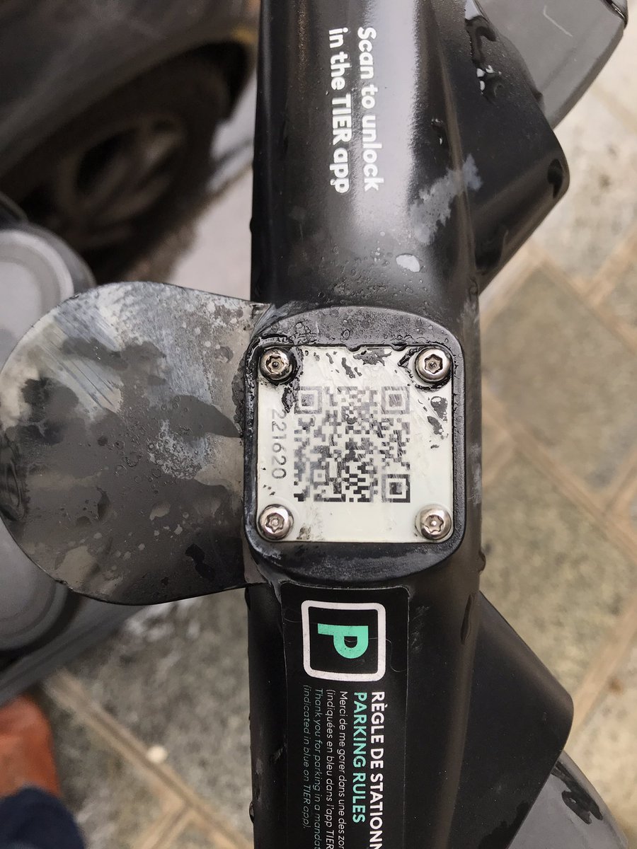 dagadag's tweet photo. @tierscooters Thanks for your reply. It’s still parked in the middle of the pavement. https://t.co/T48M6fwq3a