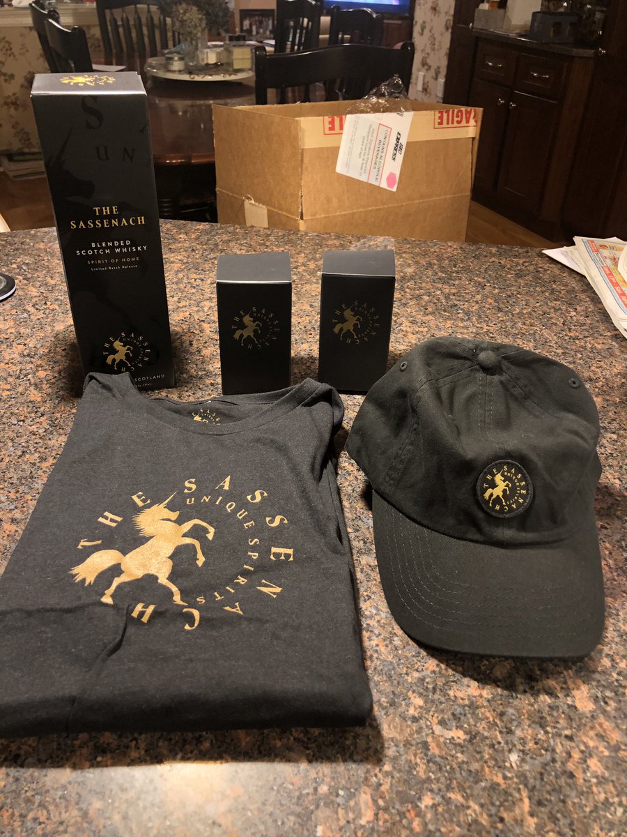 jamiefan19's tweet photo. @SamHeughan @SassenachSpirit @GreatGlenCo it was a wonderful delivery day yesterday! https://t.co/DGKGqhFGtz