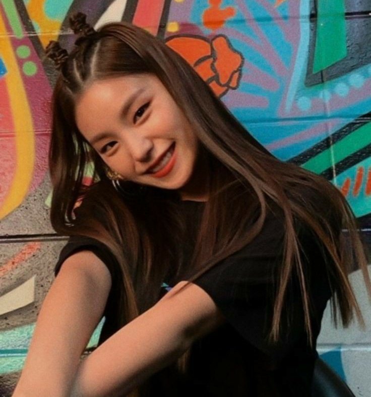 Assalamu'alaikum 🤲🏾

Saya Jeuzy Rachel menggunakan Yeji Itzy sbg new face claim. 
Mutual? rt/like
Kirim pesan utk berteman❤

#roleplayer #roleplayeraccount #roleplayerindonesia