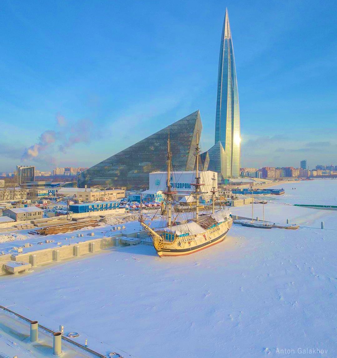 Do you know that In winter, ice binds about half of the surface of the Baltic Sea. As you can see in the picture it is all in ice in St. Petersburg. #ice #balticsea #stpetersburg #excursionsinstpetersburg