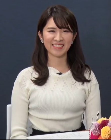 あおみえり 最近は強い軸がある女性に見せたいから 前髪なしでダークトーンの髪の毛に濃いリップで大人っぽくしてる 女子アナってイメージより知的な感じになりたいけど 顔タイプ的に合わないのかなぁ T Co Crpfx8iumj Twitter