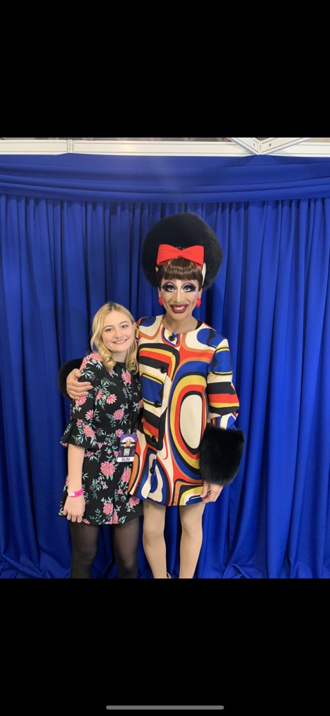 char95237's tweet photo. One year ago today! Take me back 💗 I loved meeting all of these queens! #dragcon @CherylHoleQueen @TheBiancaDelRio @thatonequeen @monetxchange @THEVIVIENNEUK  with @Hannah__Briggs 💗 https://t.co/wSdxKqUM6d