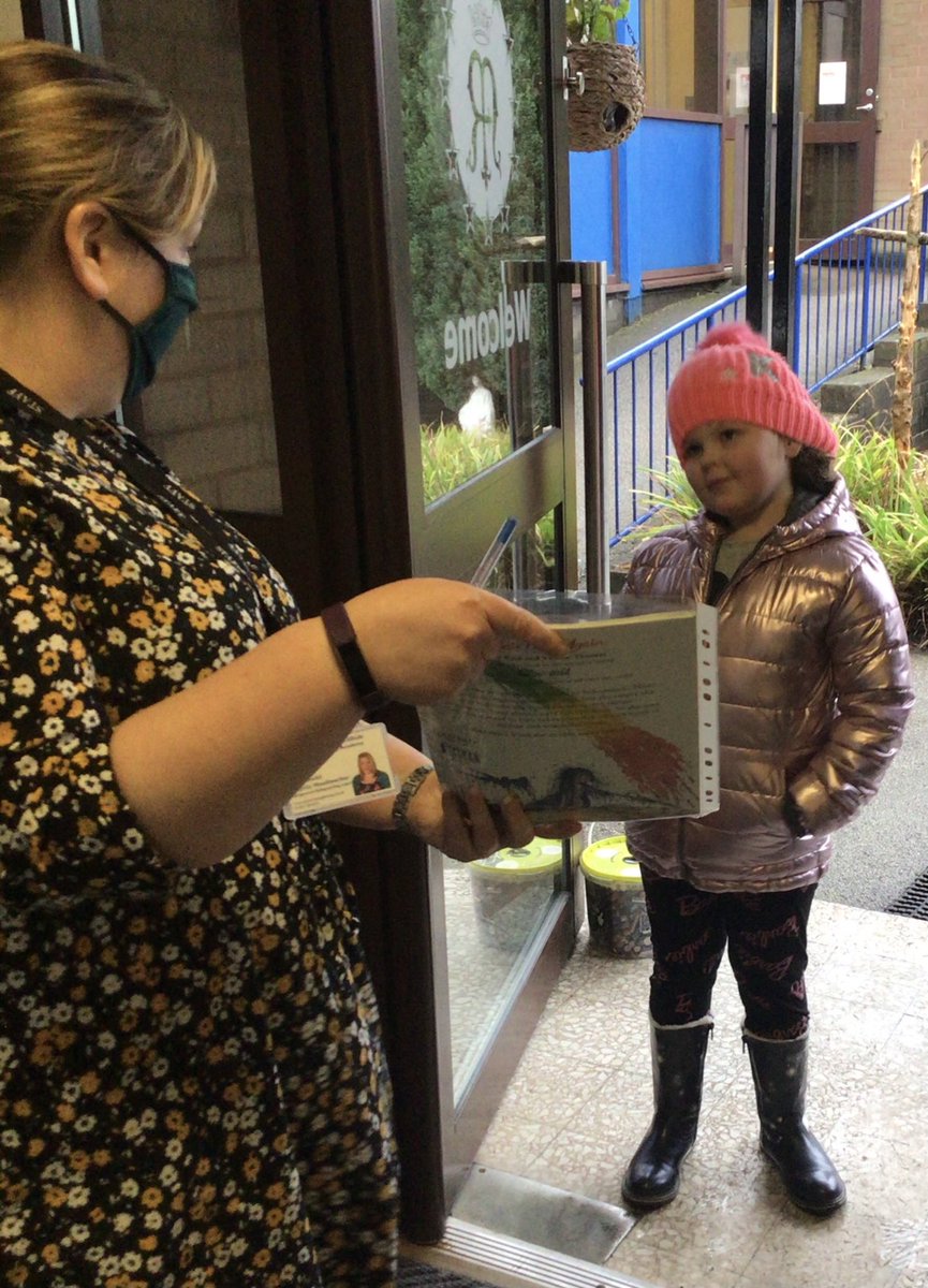 stmarysglossop's tweet image. Great to see so many children at our first book exchange today. Even the weather couldn’t stop us! #RemoteLearning #QualityTexts #ReadingforPleasure #LearnToLove