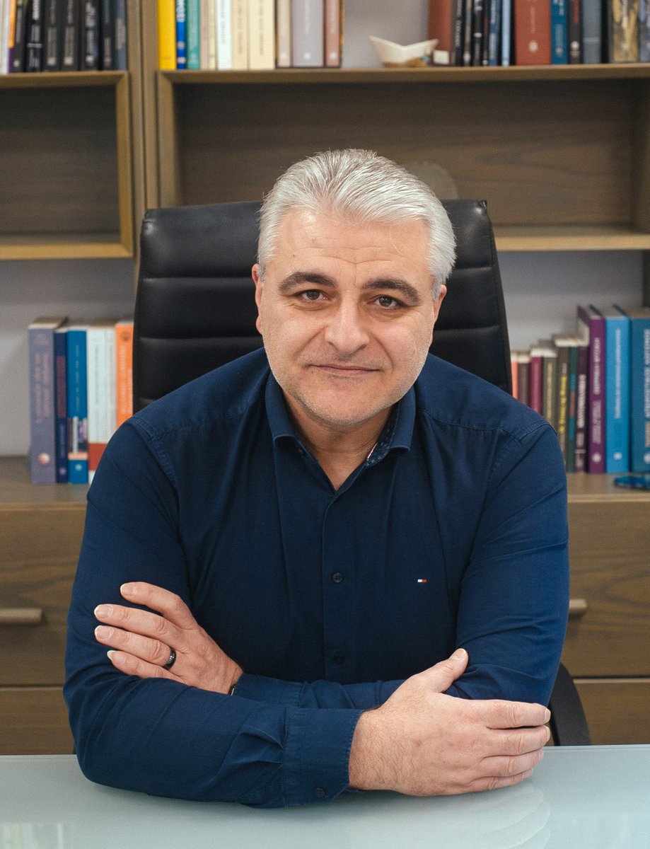 ERC_Research's tweet photo. New ERC Vice President 🇬🇷Nektarios Tavernarakis tells us about his career and research into ageing, aspects of research policy in Greece, and his conviction that Europe needs "more ERC"!
 
Full interview ➡️https://t.co/OtiVS54hPg https://t.co/BPYoKoTBcz