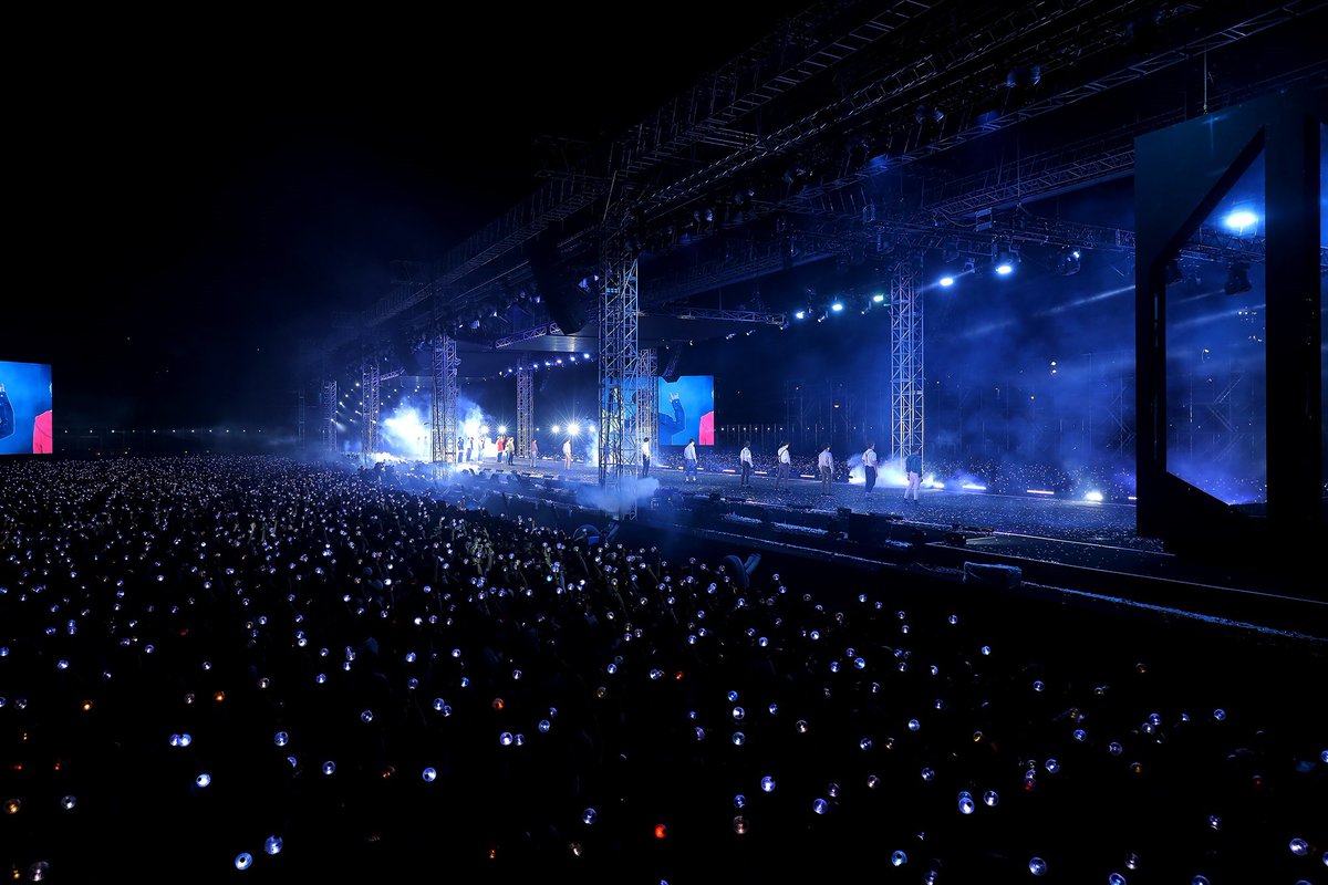 mubai_jk's tweet photo. รูปคอนที่วางไว้บนโต้ะพี่นัมจุน เชื่อดิ่หลังจากนี้จะมีวางอยู่บนโต้ะอาร์มี่ 98772727 ล้านคน 555555555 https://t.co/YgC6xnv7k5