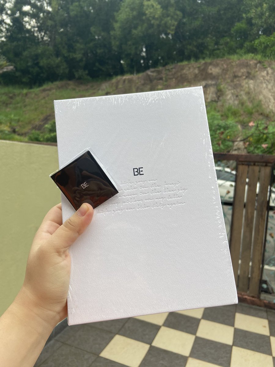 bangtanHIMANG's tweet photo. 🍒BE ALBUM GA🍒

Hiii guys so another BE album GA from army with golden heart💜 Doakan semoga murah rezeki nyaa selalu🍒

RULES
1. RT &amp; LIKE 
2. Drop fave quotes by BTS 
3. my wish is to give this album to someone who don’t have any BTS album/merch so please be honest✊🏻

Goodluck https://t.co/oKZ5fF0UHD