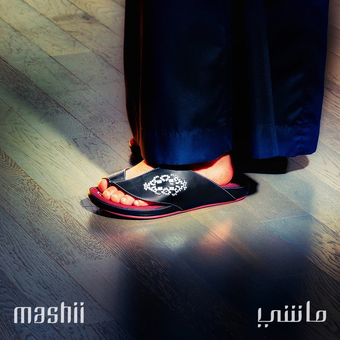 Mashii's tweet photo. كُن للرقي ساطع .. راقي من قريب أو من بعيد
Elegance... far or near 🙌
#شوز #جدة #الخليج #الرياض #صندل
#نعال #احذية #ستايل #السعودية #عمان #راقي #ماشي #أحذية #دبي #تسوق #الكويت
#jeddah #sandals #shoes #saudi #fashion #kuwait #dubai #abudhabi #raqii #mashii #sandal #riyadh https://t.co/x0sw79Hesx