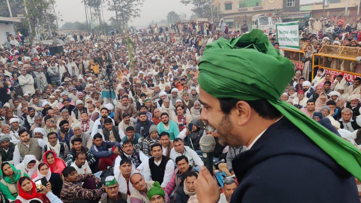 rld_patel's tweet photo. बड़ौत दिल्ली सहारनपुर हाईवे पर किसान विरोधी काले कानूनों के खिलाफ एक महीने से ज्यादा समय से चल रहे आंदोलन में आयोजित महापंचायत में पहुंचकर अपने विचार रखते राष्ट्रीय लोकदल के राष्ट्रीय उपाध्यक्ष श्री जयंत चौधरी जी @jayantrld @PMOIndia https://t.co/dQyGpVxtmm