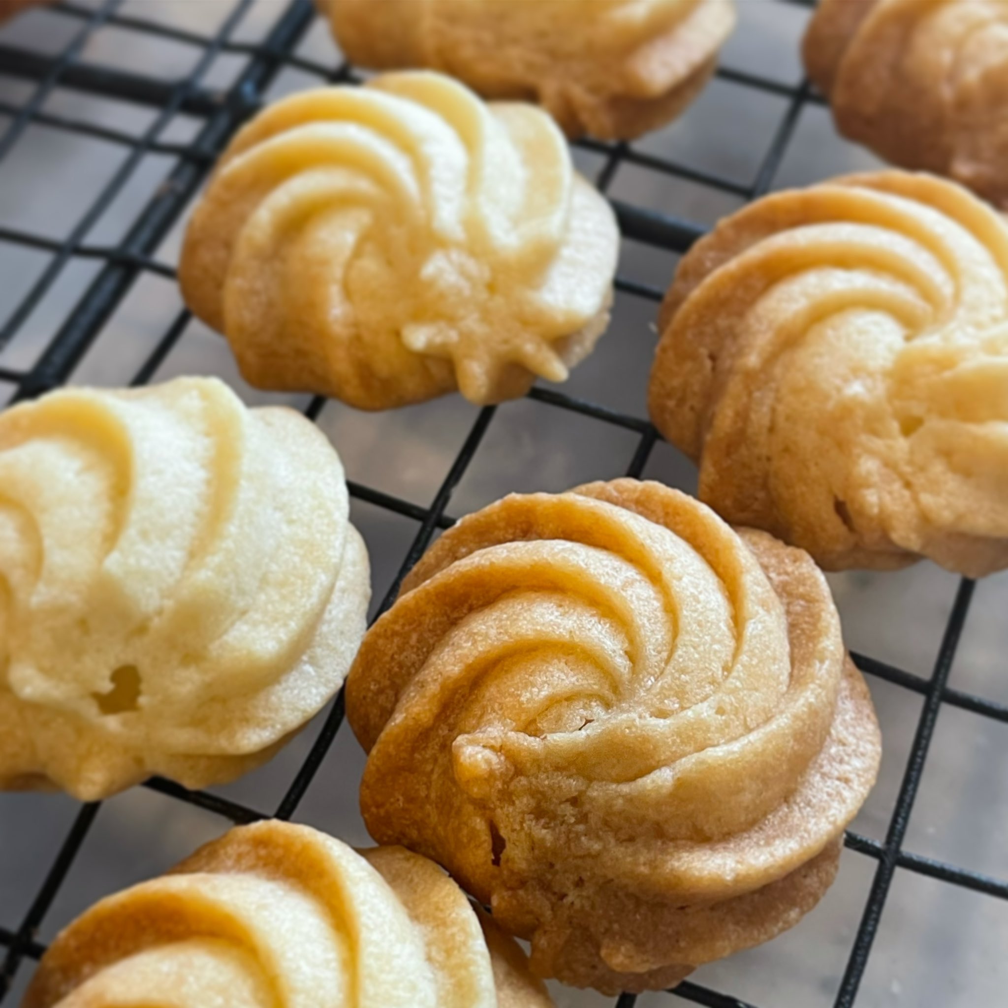 たまりん 絞り出しクッキー プレーン ローズ絞りで パティシエ パティシエール お菓子作り 手作りお菓子 焼菓子 おうちおやつ 手作りクッキー 絞り出しクッキー ローズ絞り 星口金 絞りクッキー T Co Ychvxuov0z Twitter