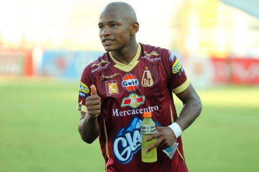 EmirCardozo6's tweet photo. ÚLTIMO MOMENTO 🚨

 Llega el primer refuerzo para Racing 🇦🇷 Jamilton Campaz 🇨🇴 extremo por Izquierda de 20 años, llegaría gracias a un grupo inversionista que haría el pago del jugador, procedente de Deportes Tolima 🇨🇴 https://t.co/553JhuebYy