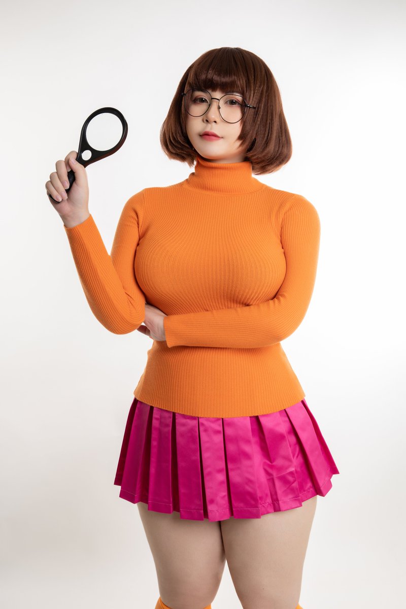 Uy Uy ウイーウイー Looks Like We Ve Got Another Mystery On Our Hands 300 Rt For Spicy Photos From Velma More Pic In My Comment