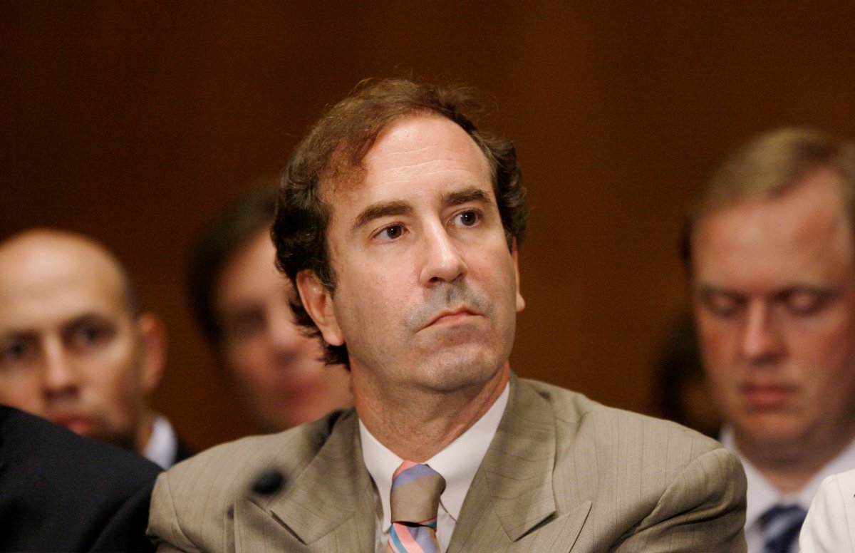 9/ In 1999, Harry Markopolos, a financial analyst, informed the SEC of Madoff's suspicious activities and fake trades.Markopolos observed that securities that Madoff claimed to be buying did not exist and that Madoff had to be a fraud.