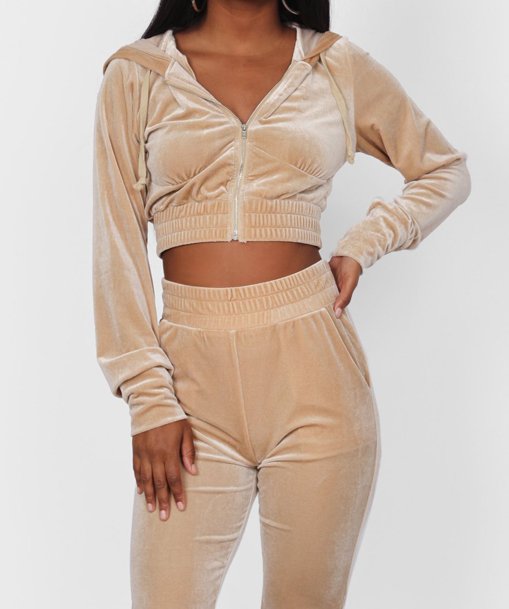 shopsheisshe's tweet photo. 24 Karat Velour Set + Sweetheart Set, our 2 latest lounge sets available on the site now at https://t.co/jOYaO9Z8gY! 🤎✨💫 https://t.co/coEkHNcZ86
