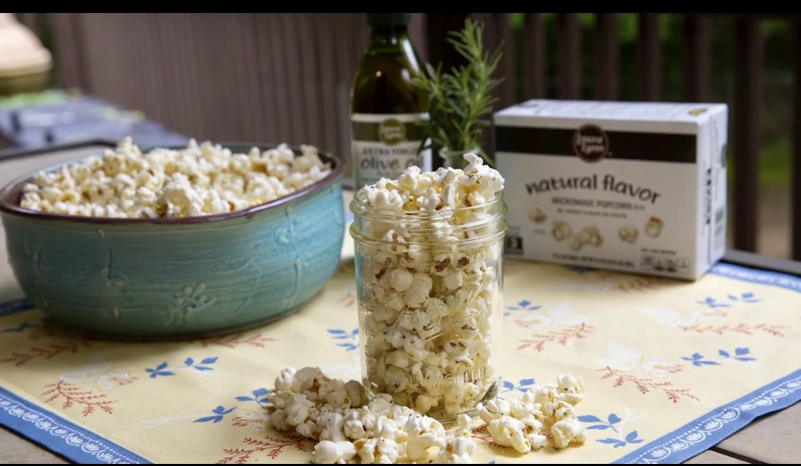 Happy National Popcorn Day! Check out our easy Rosemary Parmesan Popcorn recipe on The <a href="/InglesAdvantage/">Ingles Markets</a> Table inglestable.net/recipes/rosema…