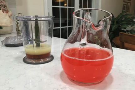 AquaponicsBizUM's tweet photo. Get a SWEET sneak peek of the perfect recipe for thirst-quenching Strawberry Basil Lemonade! Made using only fresh ingredients that are organically grown, we've cracked the code on impeccable lemonade. Our #LightningLemonade will shock you! ⚡️🍋🍓🌱😋 https://t.co/TkT8ZlQhgB