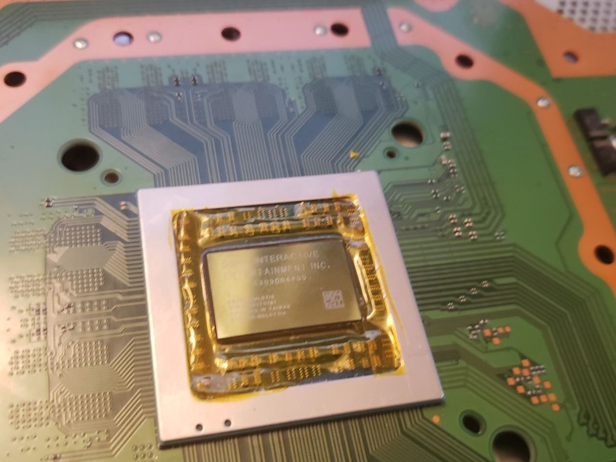 Joonie86's tweet photo. I just applied Liquid Metal on my PS4 Pro (71xx), it is noticeably quieter :) (I went from stock > MX4 > thermal grizzly conductonaut) https://t.co/KQaKffkz4j