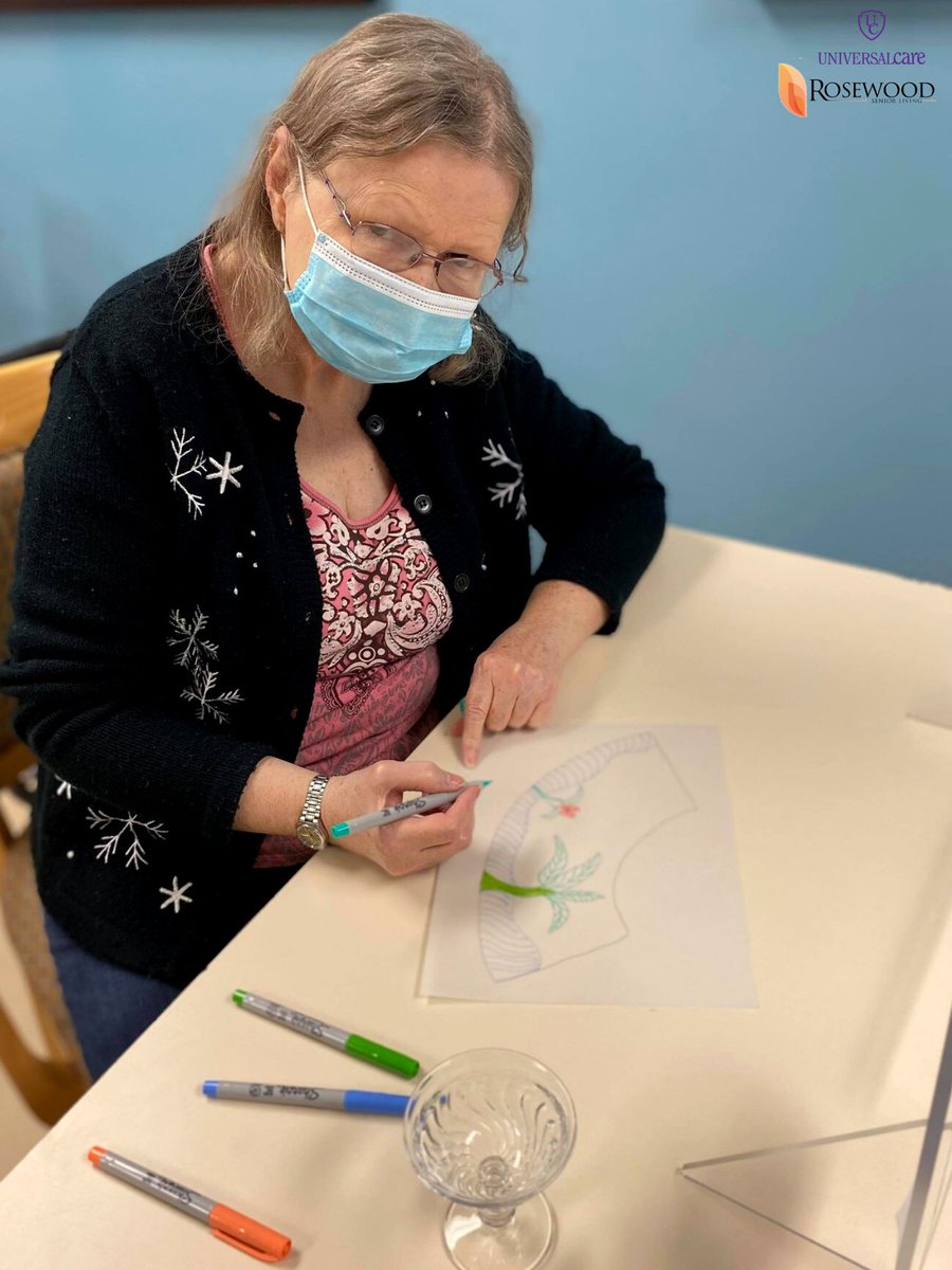 RosewoodSimcoe's tweet photo. Rosewood residents tried something new during crafting this week - wine glass lampshades 🍷 awesome job, ladies #seniorcrafts #retirementliving ✏️ https://t.co/o9vHcErjGW