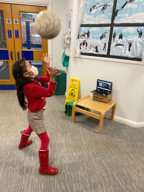 NorthwoodGDST's tweet image. Year 3 Key Worker Pupils enjoying their PE lessons! @NWCSport will be very impressed🏅🏃‍♀️ #NWCAlwaysLearning #WhereGirlsLearnWithoutLimits #guidedhomelearning @GDST