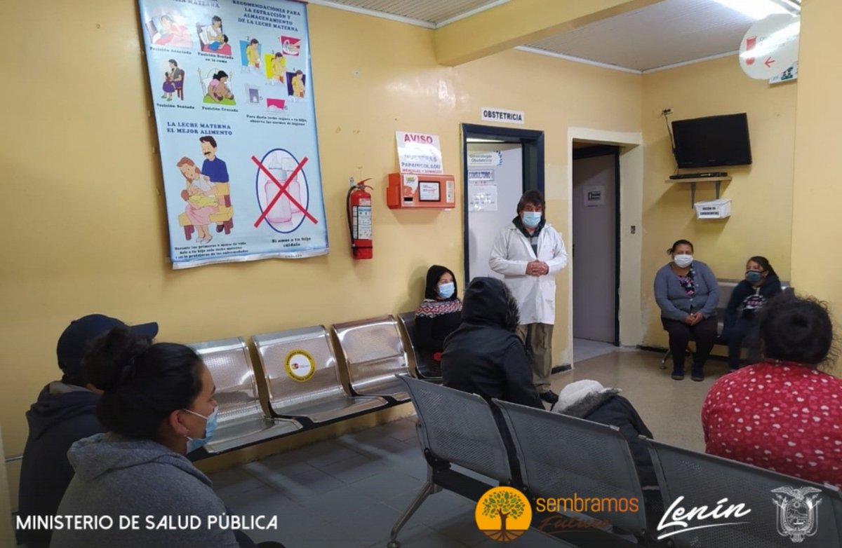 #Alausí | Equipo de #SaludMentalEc realiza charla por Día Mundial de la Lucha contra la Depresión a los usuarios que acuden a la sala de espera del Hospital Alausí. #ActivadosPorLaSalud #EstamosContigo https://t.co/r3qiuS3AcR
