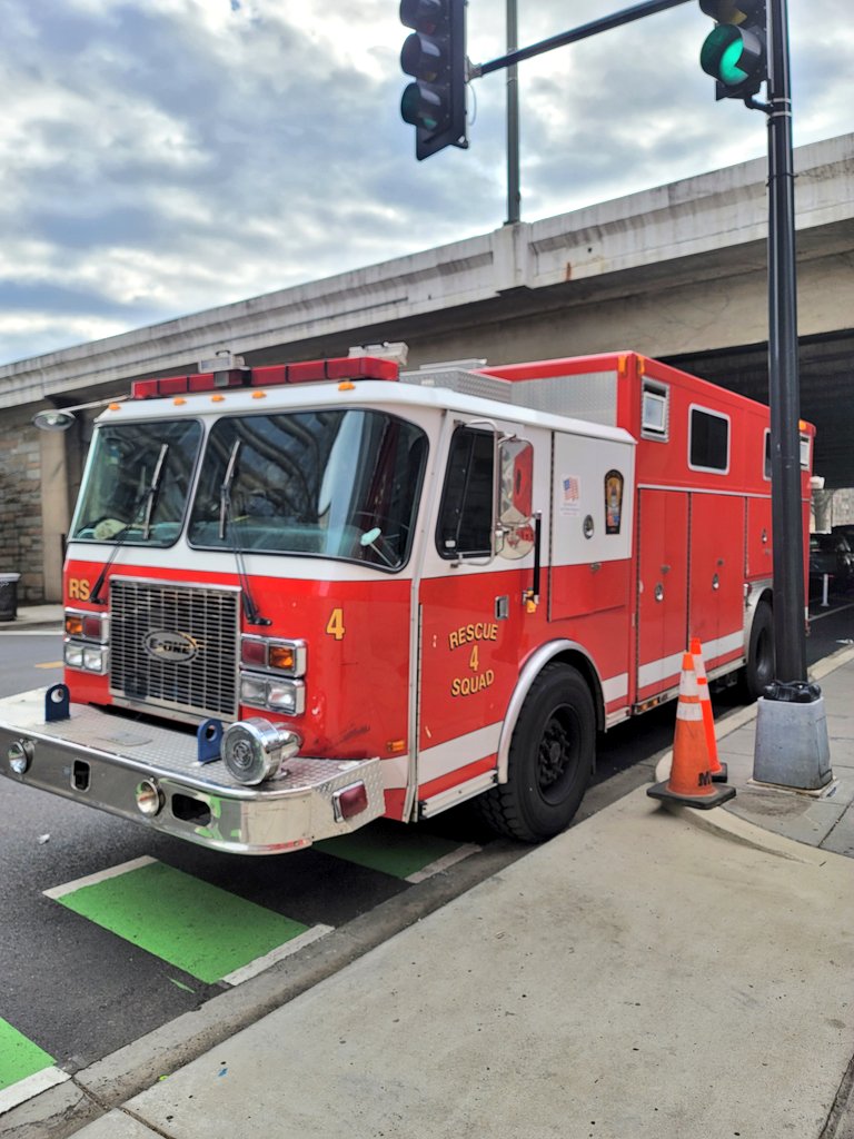 chebert13's tweet image. Awwwww shit, Special Operations in da house.  Do you think they will let me try on their capes? #Squad4 #DCFD #Engine13