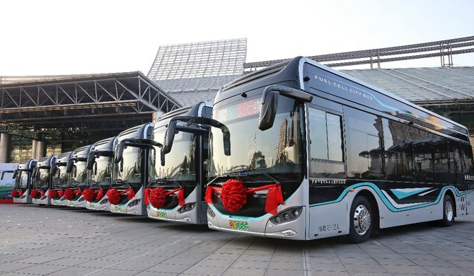 HigerBrasil's tweet photo. Confira meu artigo mais recente: HIGER BUS entrega mais 16 ônibus de hidrogênio usando a tecnologia de célula de combustível Toyota. https://t.co/WTYlxvInUR via @LinkedIn https://t.co/Rzoe0FeUya