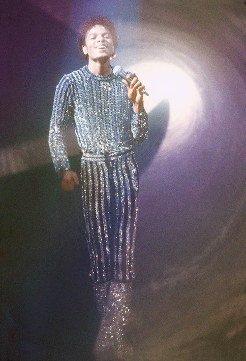 70sMJlegion's tweet photo. Today in 1980, Michael Jackson’s “Rock With You” reached #1 on the Billboard Hot 100 https://t.co/fMIc8LesyQ