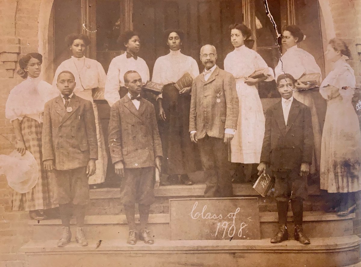 10/ But after years of strategic organizing by Black residents, including a petition and the realization that the graded school could not be appropriately renovated, the all-white School Board, in 1922, approved a new Jefferson School. It would, however, come at a cost.